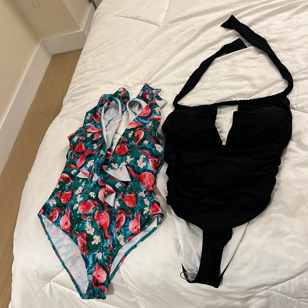 2 Bathing suits